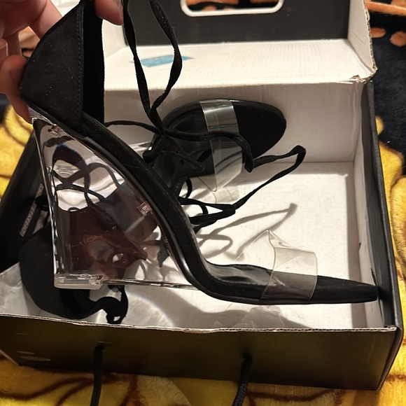 Fashionova Magnetic Attraction Wedges Black size 8.5 - Picture 2 of 3